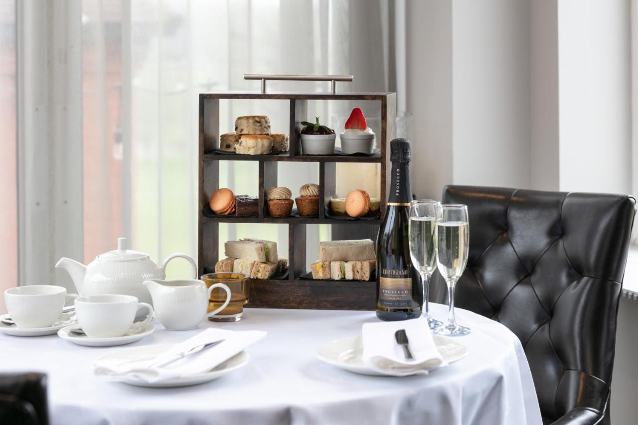 Windmill Village Hotel, Golf Club & Spa, BW Signature Collection Coventry Esterno foto