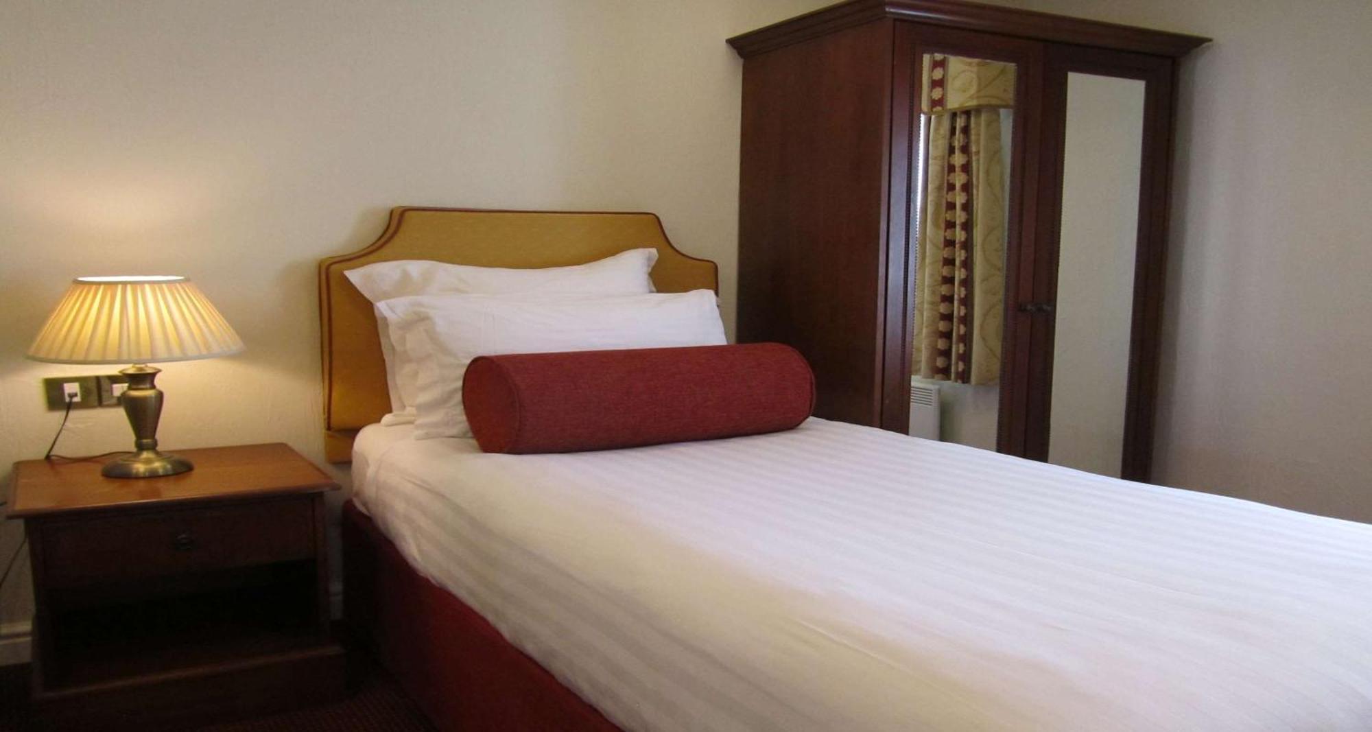 Windmill Village Hotel, Golf Club & Spa, BW Signature Collection Coventry Esterno foto