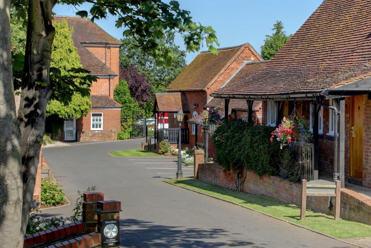 Windmill Village Hotel, Golf Club & Spa, BW Signature Collection Coventry Esterno foto